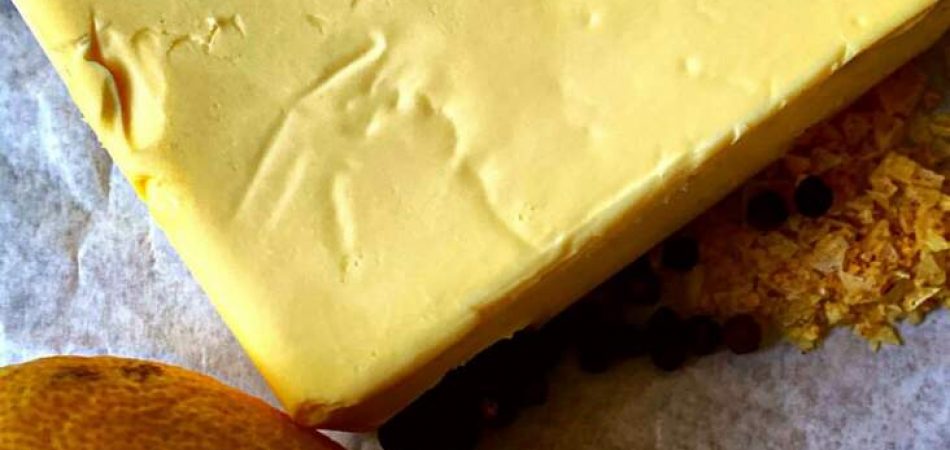 Frische Zitronen-Pfeffer-Butter perfekt zum Grillen - lecker